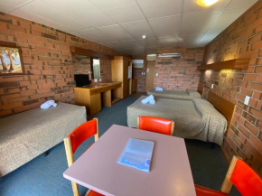 Hawker Hotel Motel